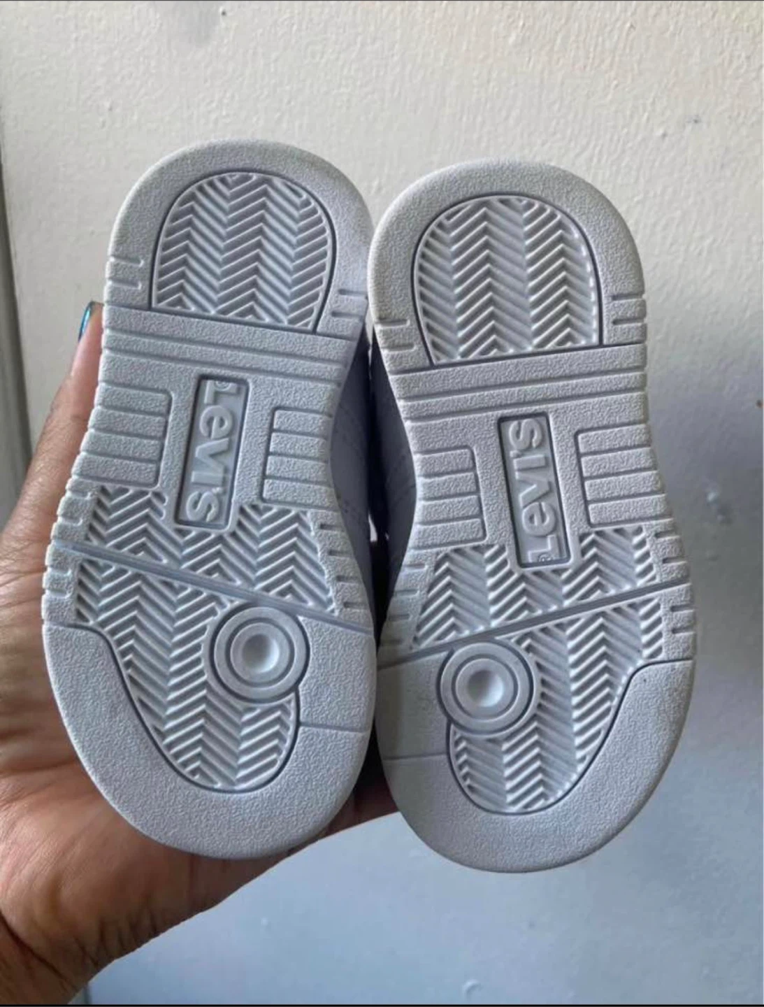 Levi’s  baby shoes size 5 🥕 - photo 3
