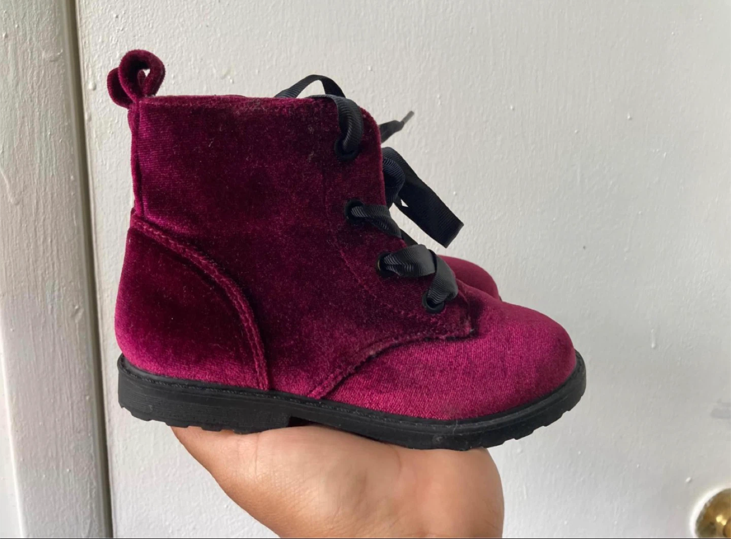 Cat and jack velvet  boots size 10 🥕