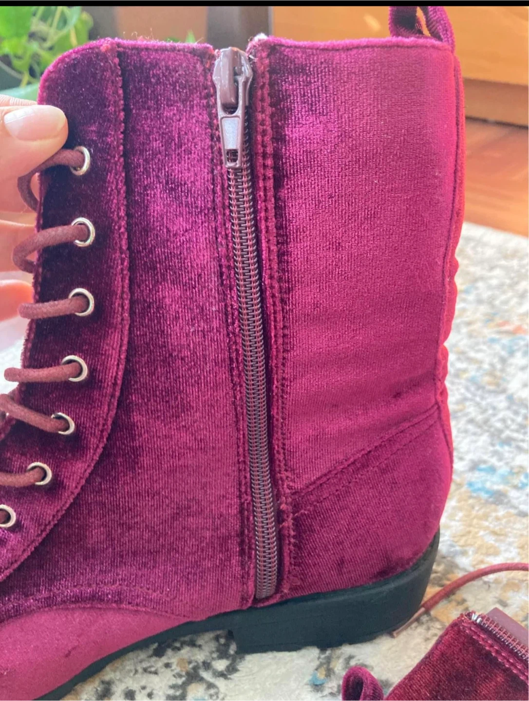 Womens velvet boots size 9 🥕 - photo 2