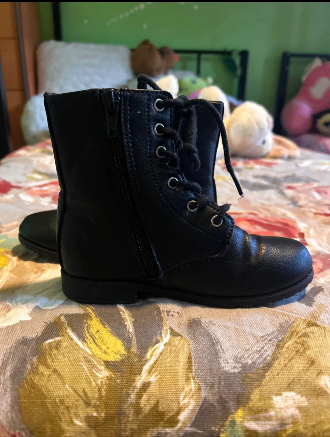 Girls boots size 11