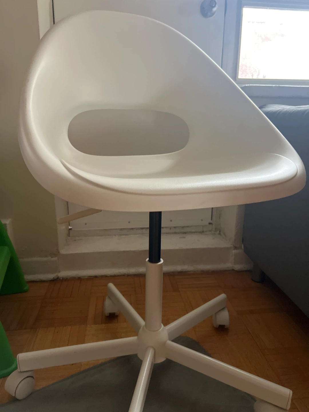 White Swivel Desk Chair - photo 2
