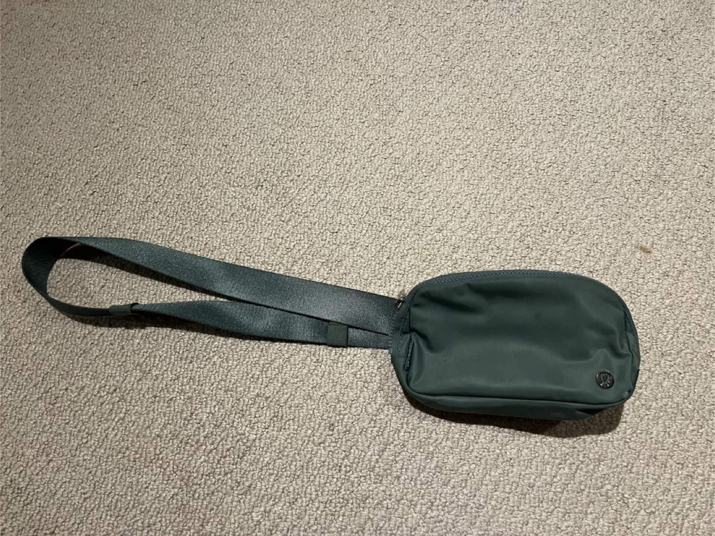 Lululemon Everywhere Belt Bag - Green