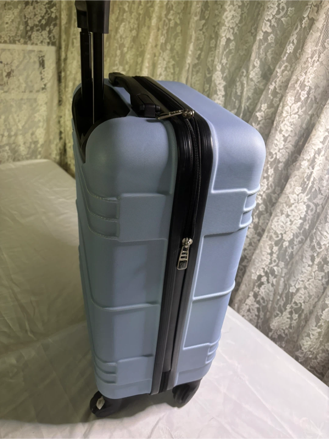 Travelers Club Rolling Suitcase - Carry-On - photo 4