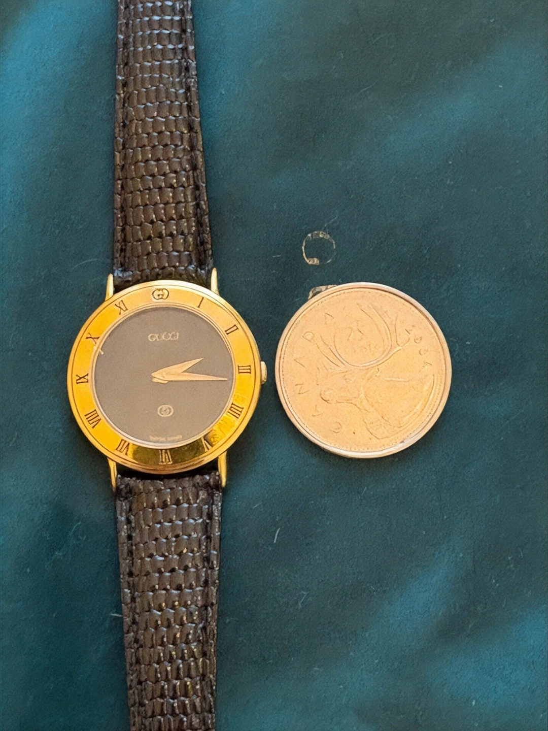 Vintage Gucci Gold-Tone Watch with Black Lizard Strap - photo 5
