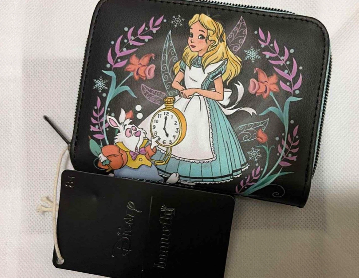 Loungefly Disney Alice In Wonderland Winter Drawing Wallet