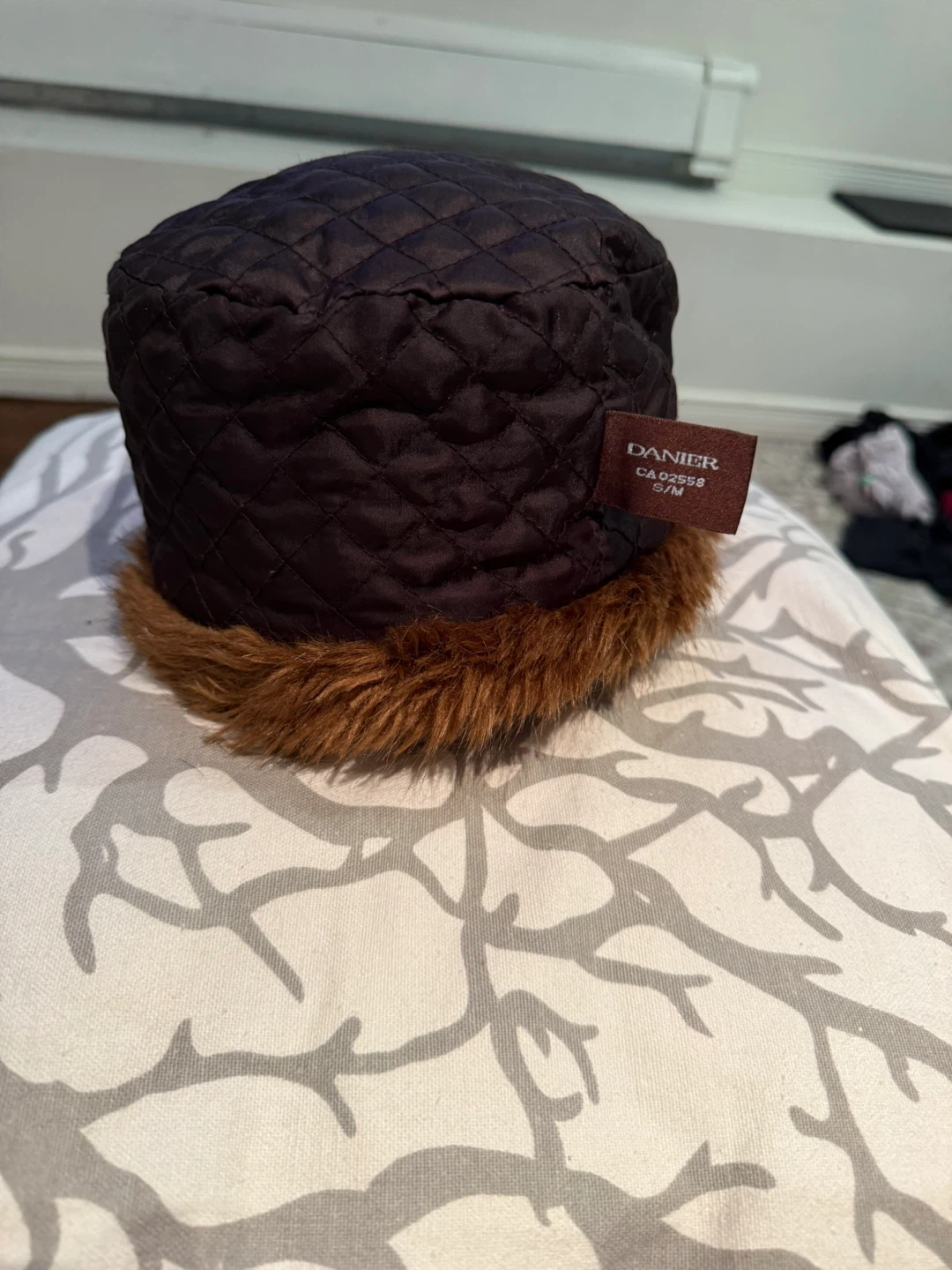 Danier Brown Fur Hat - Size S/M - photo 3