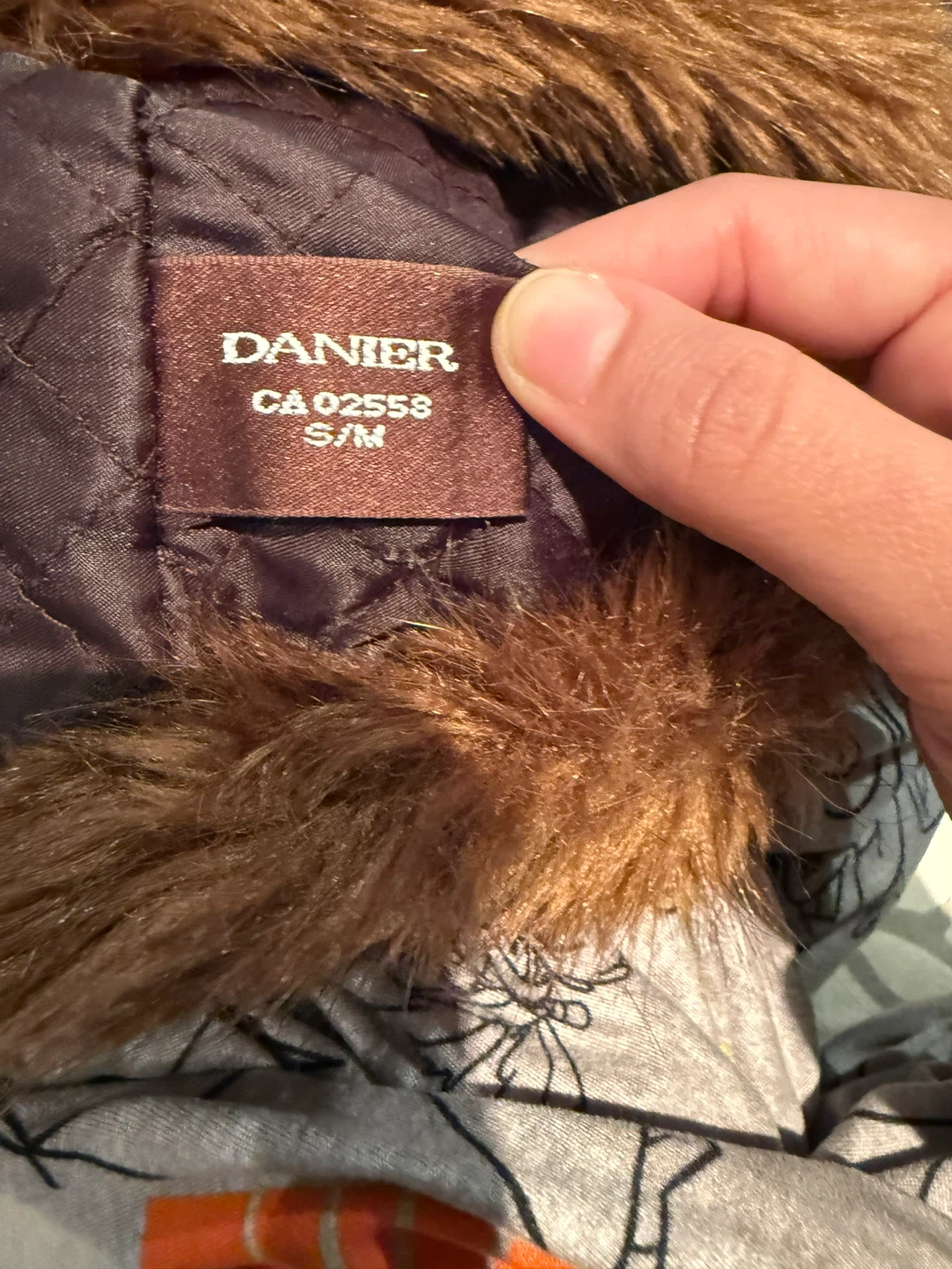 Danier Brown Fur Hat - Size S/M - photo 4
