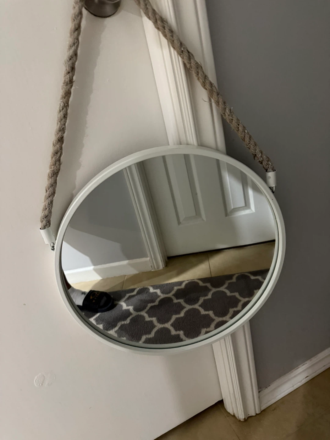 Round Mirror with Rope Hanger