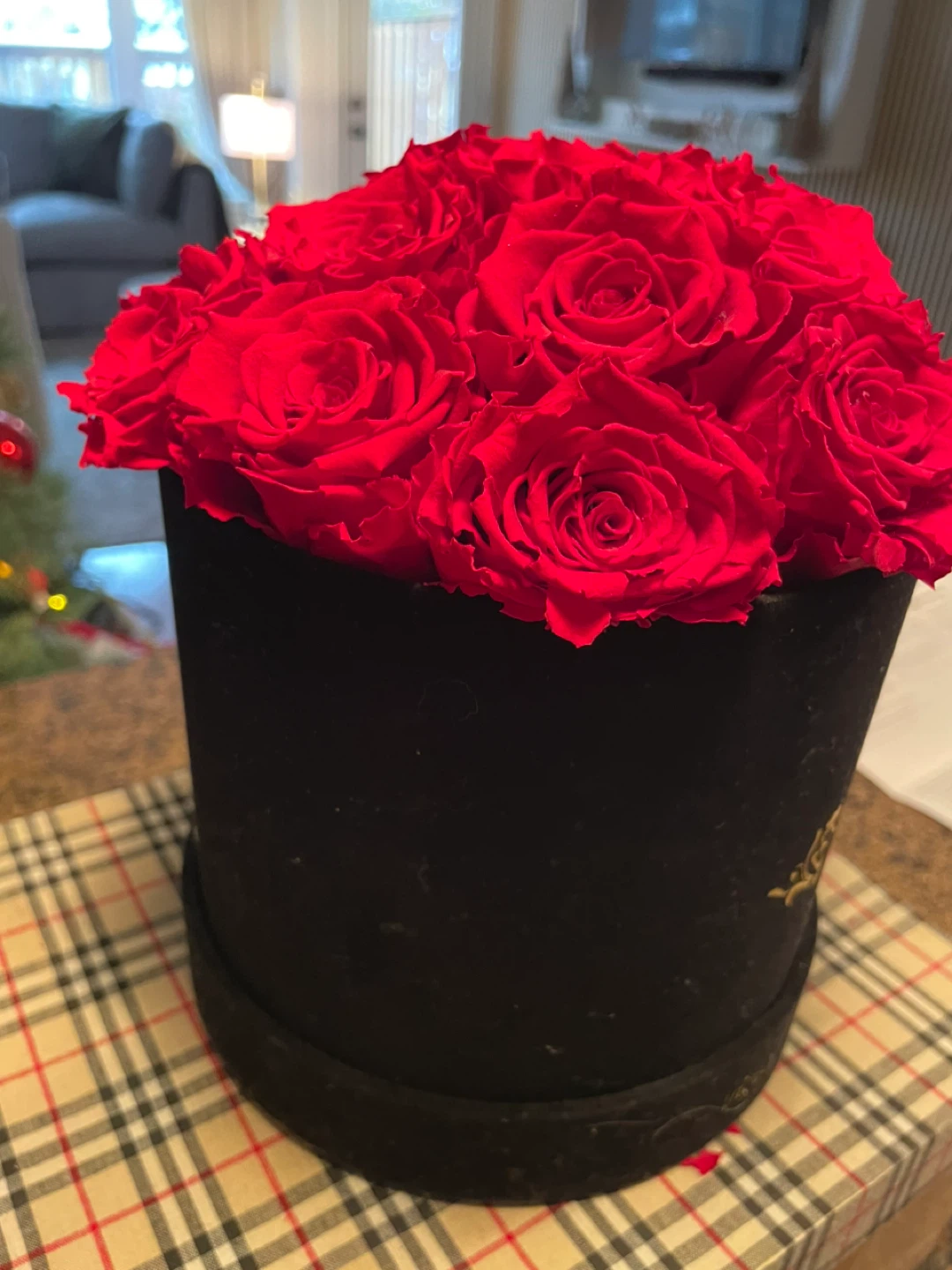 Royal Flower Red Roses in Black Velvet Box - photo 3