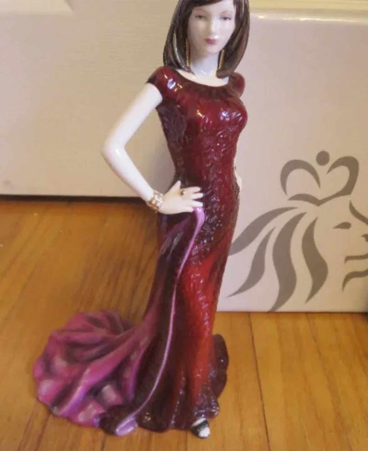 Royal Doulton Hannah Figurine HN4855 - photo 4