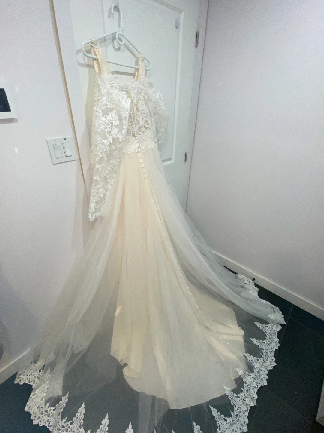 JJ's House Wedding Dress - Lace & Tulle - photo 4