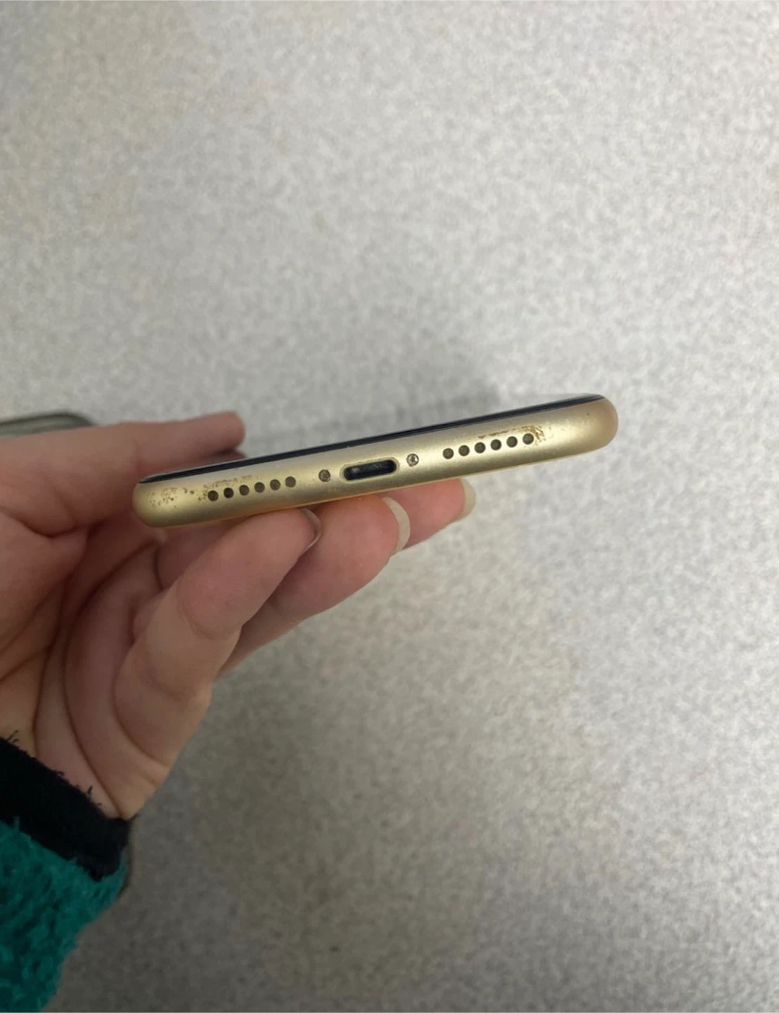 Yellow iPhone XR - photo 5