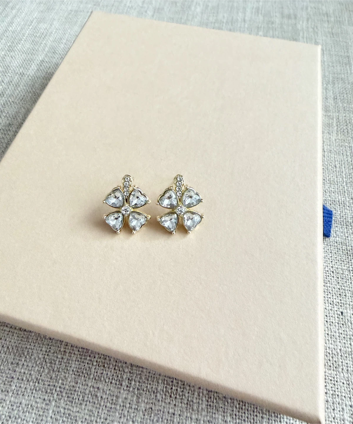 Assorted Stud Earrings set of 5- Gold & Pearl - photo 3