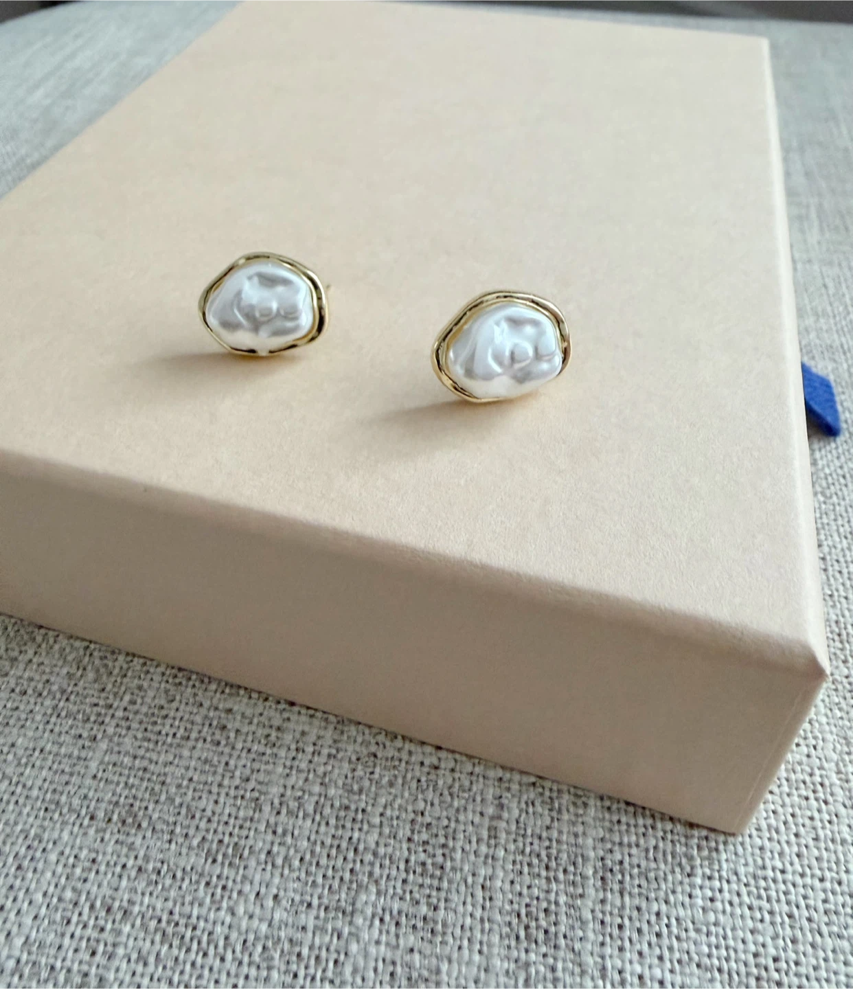 Assorted Stud Earrings set of 5- Gold & Pearl - photo 4