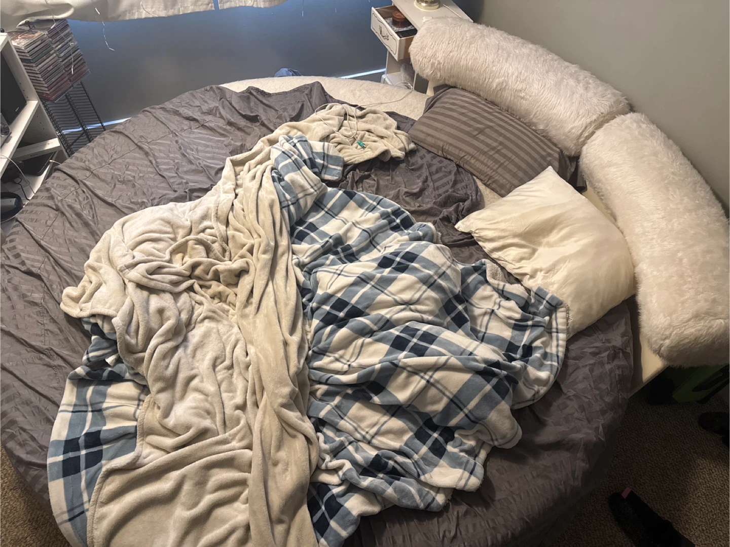Vintage Round Bed For Sale