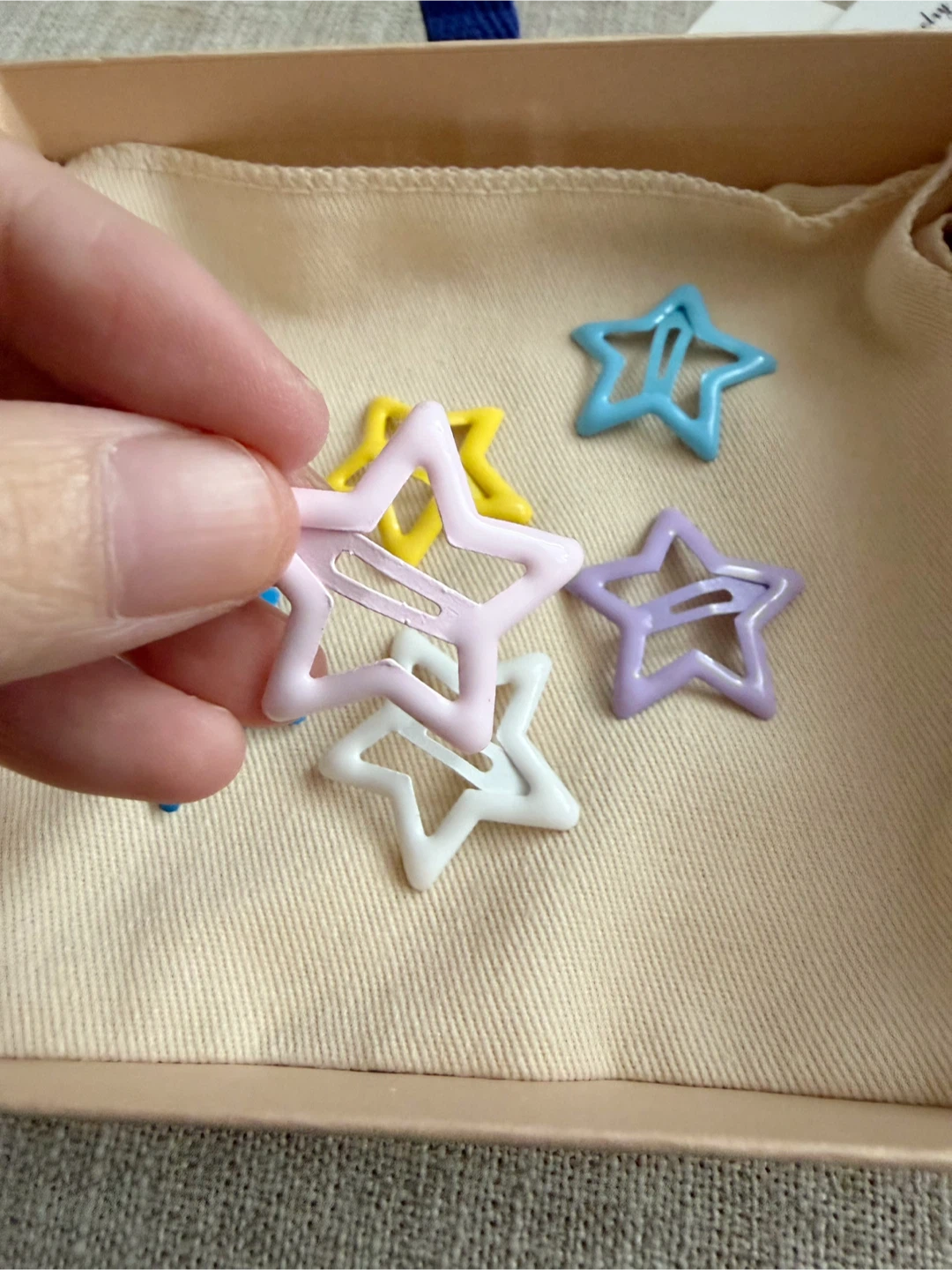 Star Hair Clips set of 5- Cute Accessories! - photo 2