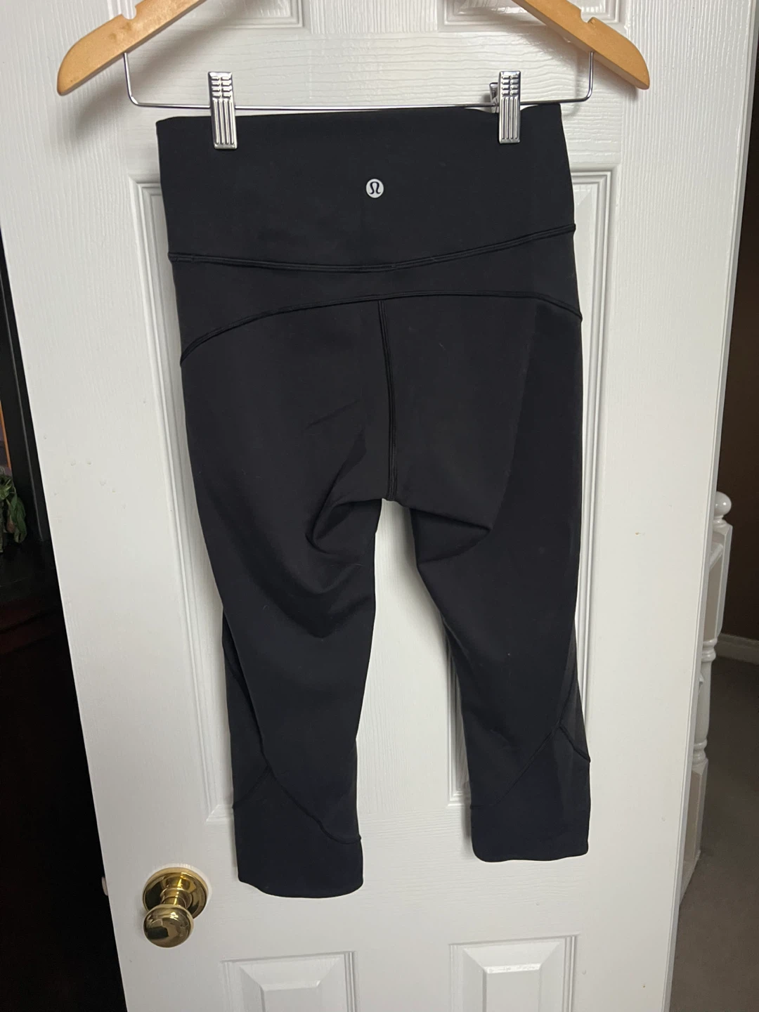 Lululemon Black Crop Leggings - Size 6 - photo 3