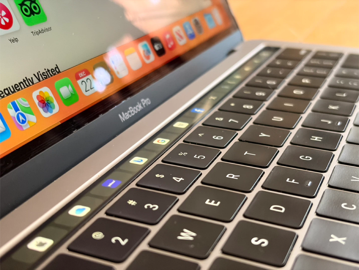 Apple MacBook Pro 13-inch Retina Touch Bar(2017, i5, 8GB) - photo 3