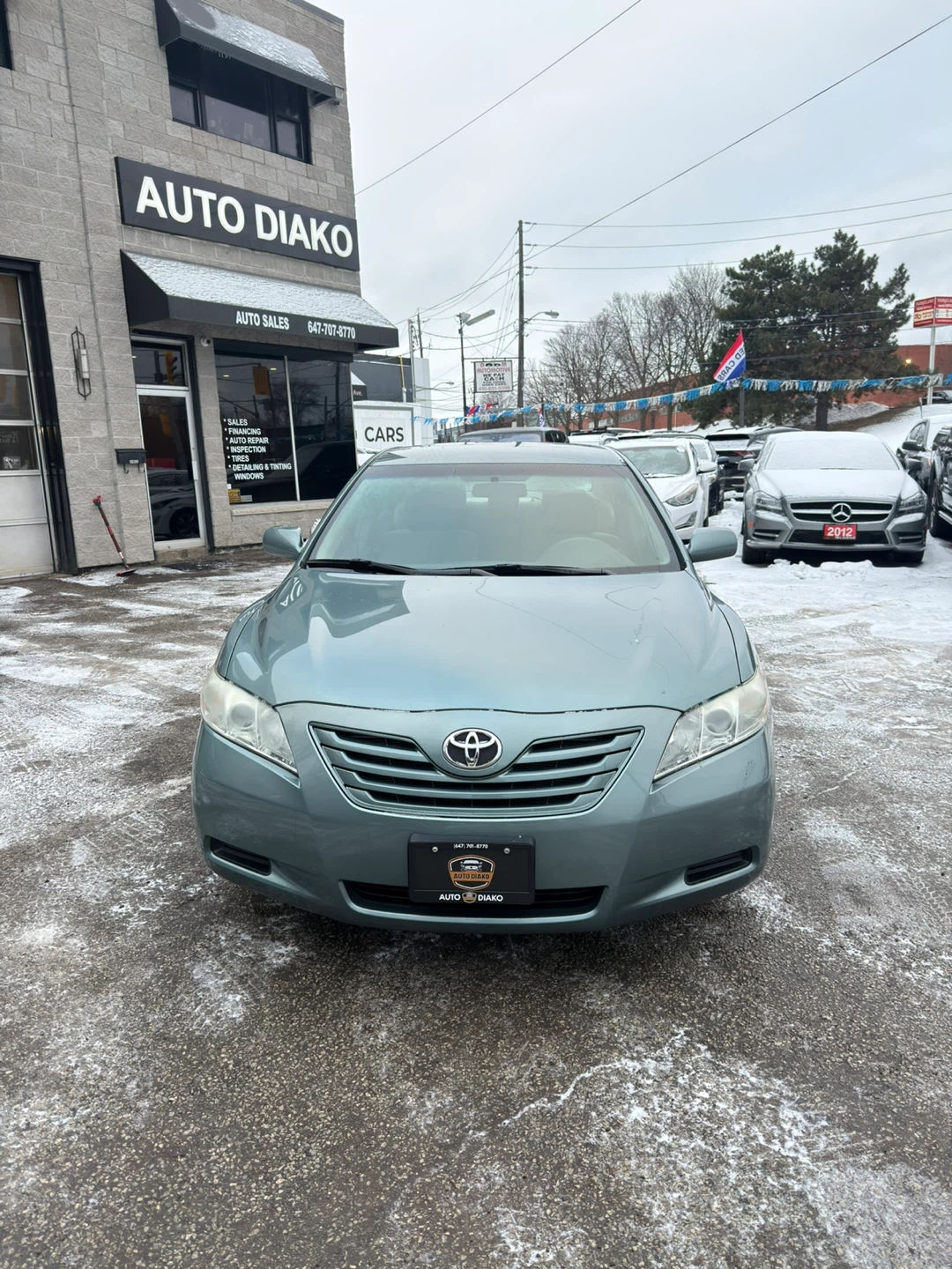 Toyota Camry LE - Green Sedan 134000KM