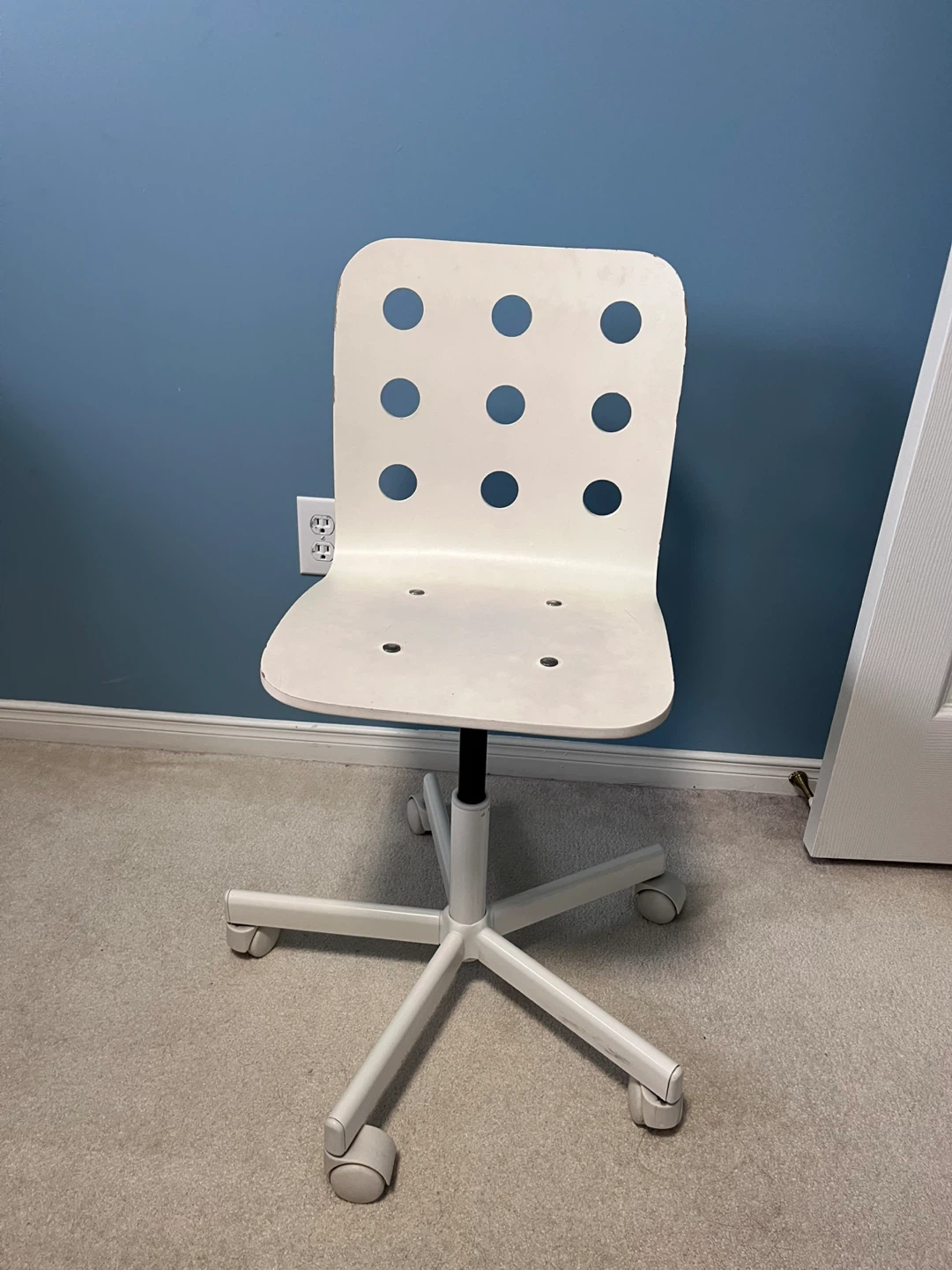 IKEA White Swivel Chair - photo 2