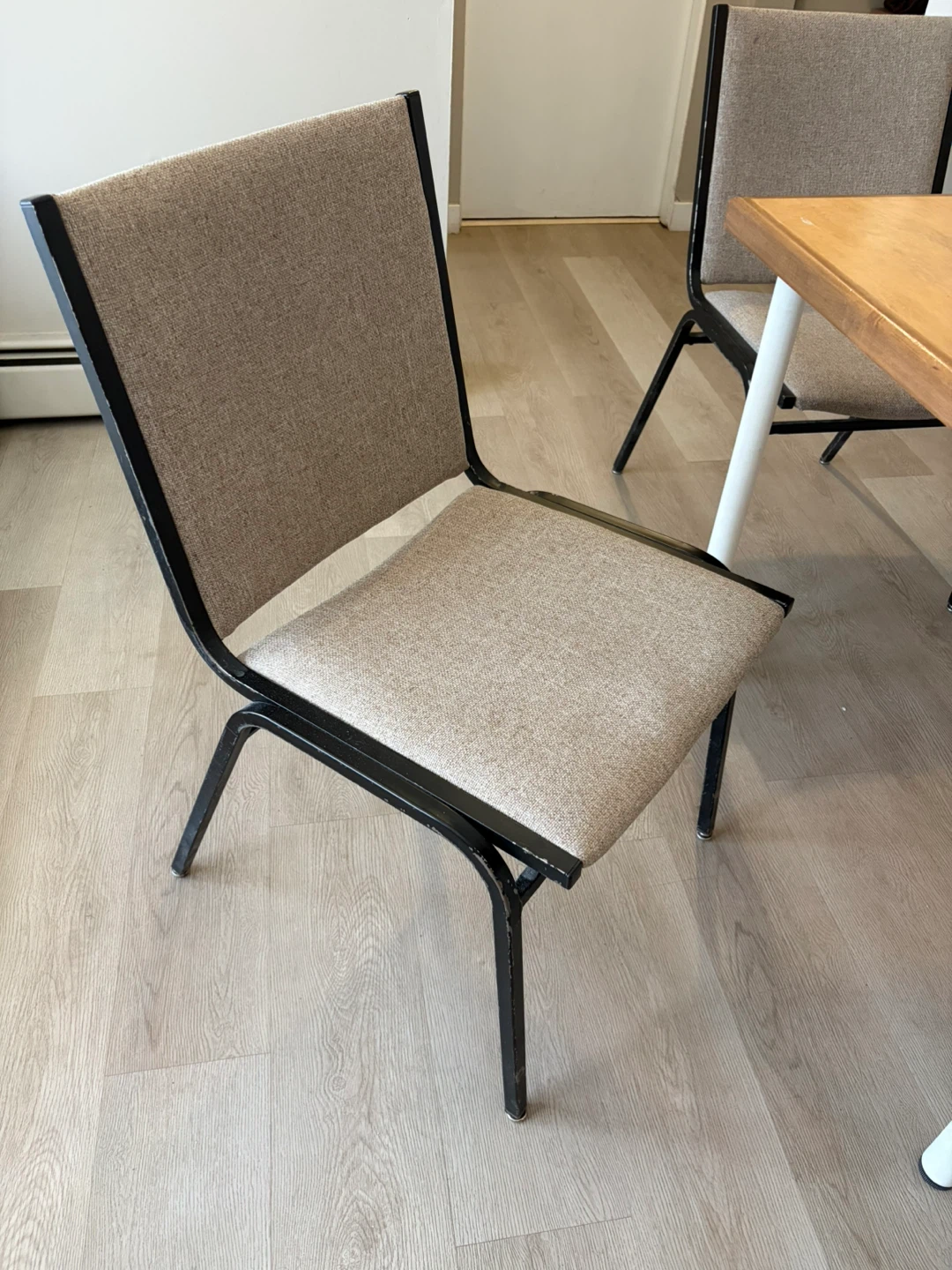 Table with ADILS Legs and 4chairs - photo 2
