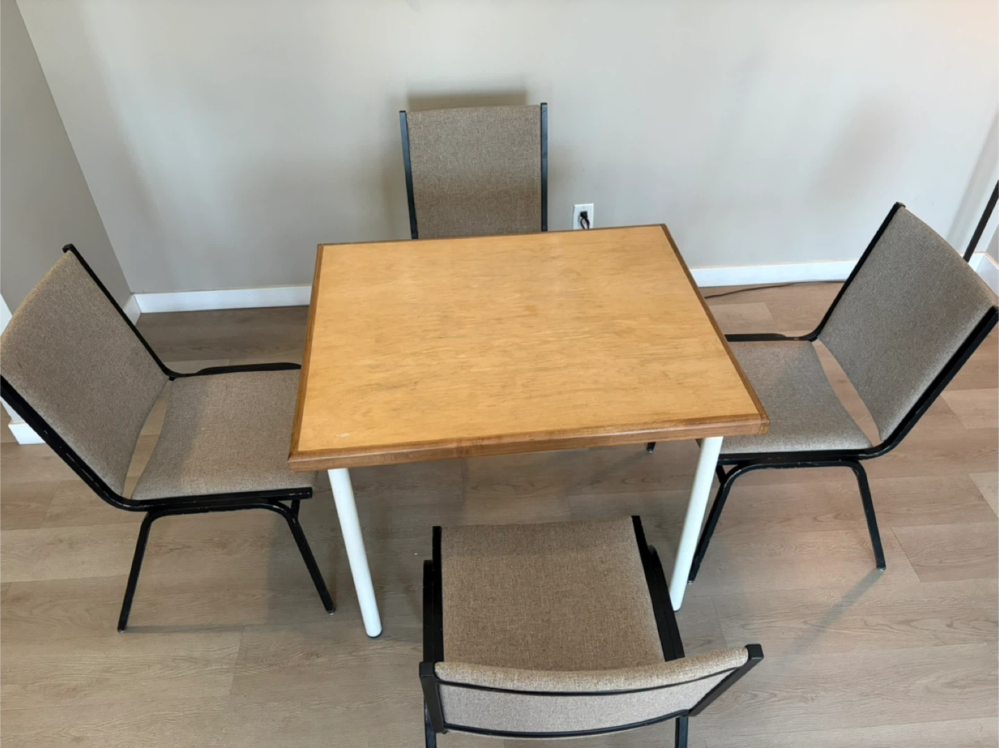 Table with ADILS Legs and 4chairs
