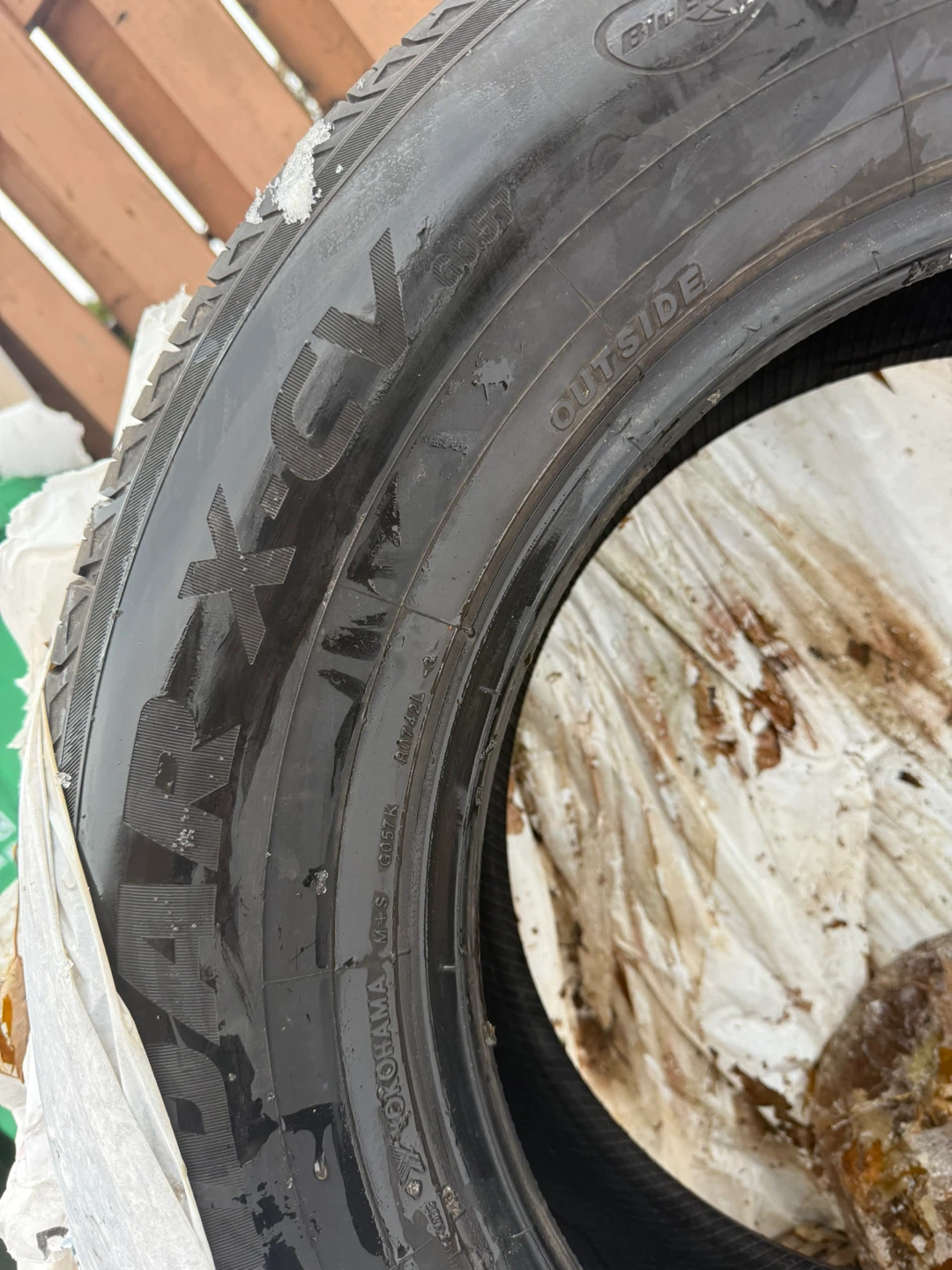 Yokohama IceGuard G075 255/65R18 Tire - photo 2