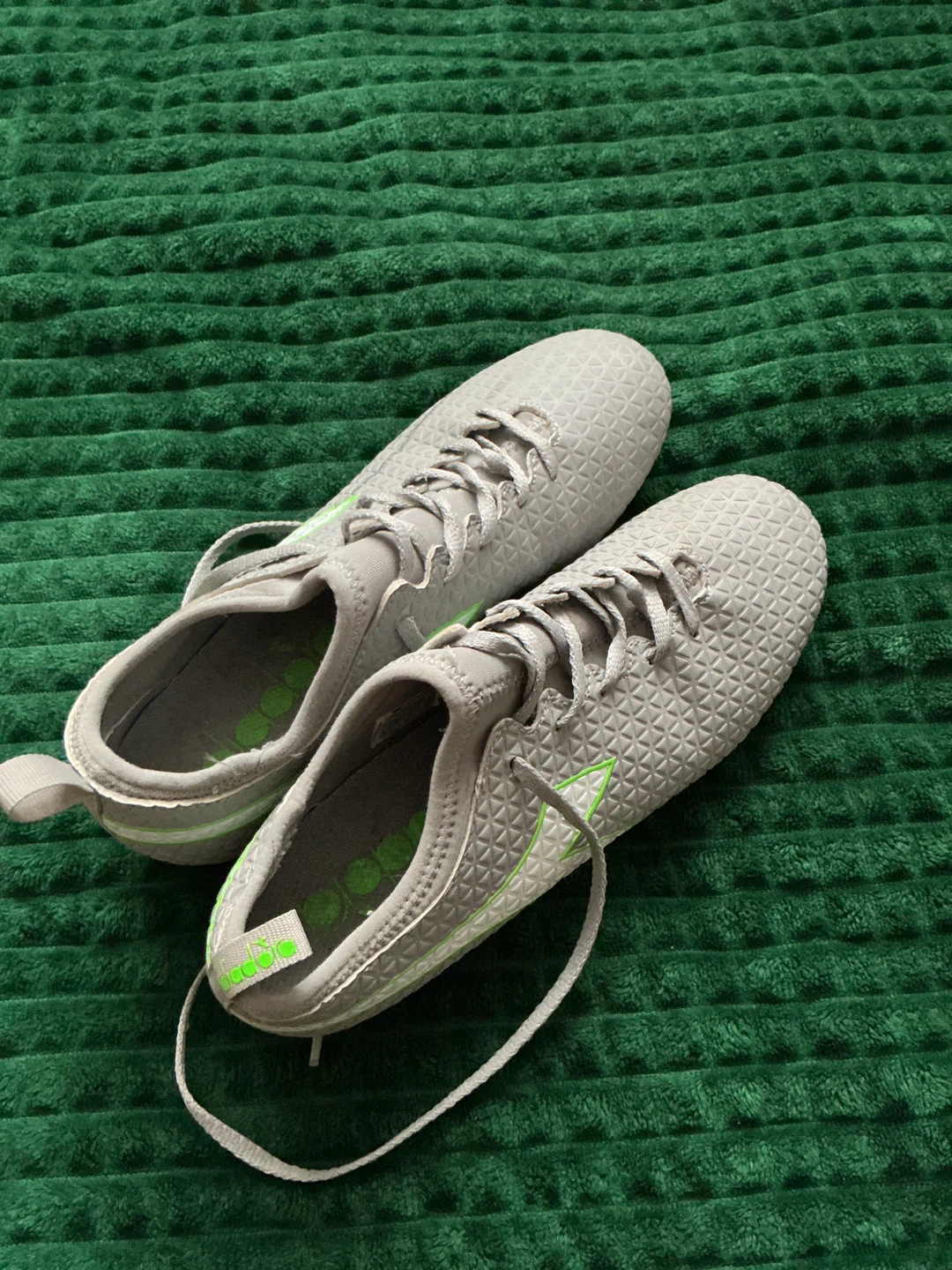 Diadora Soccer Cleats - Grey & Green