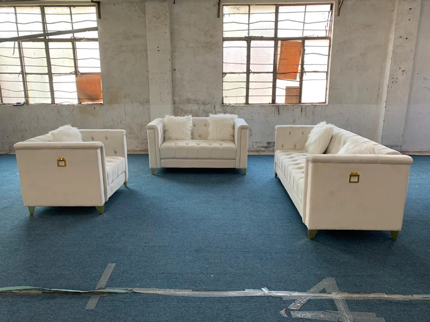 White Velvet Sofa Set! FREE DELIVERY - photo 2