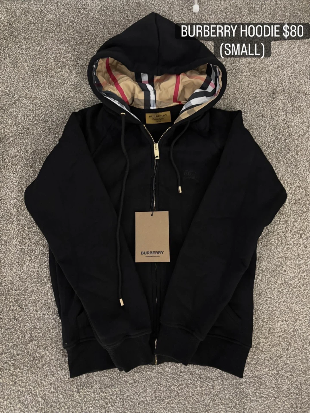 BURBERRY HOODIE (CHRISTMAS DEALS)💫
