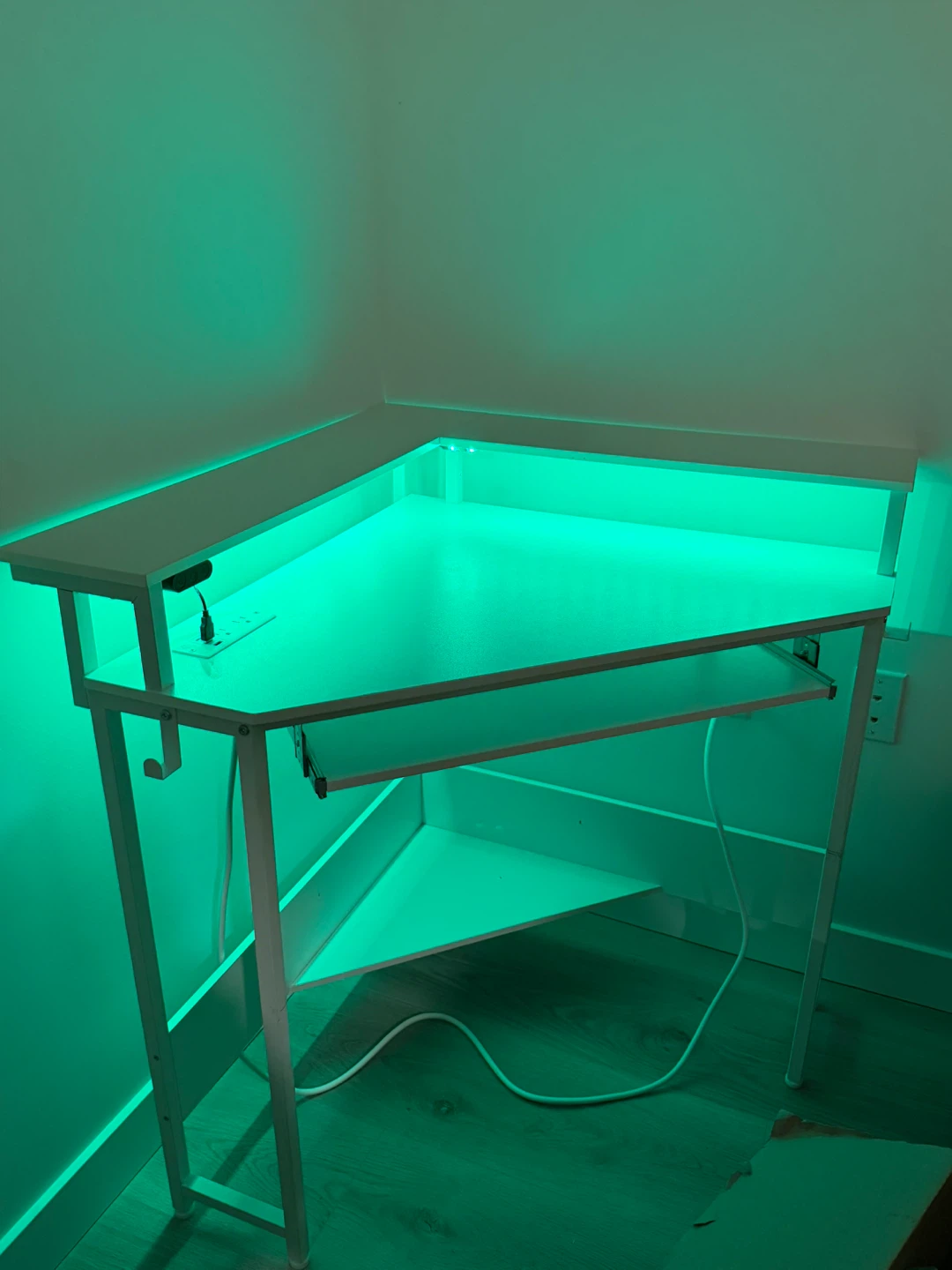 White Corner Desk - photo 2