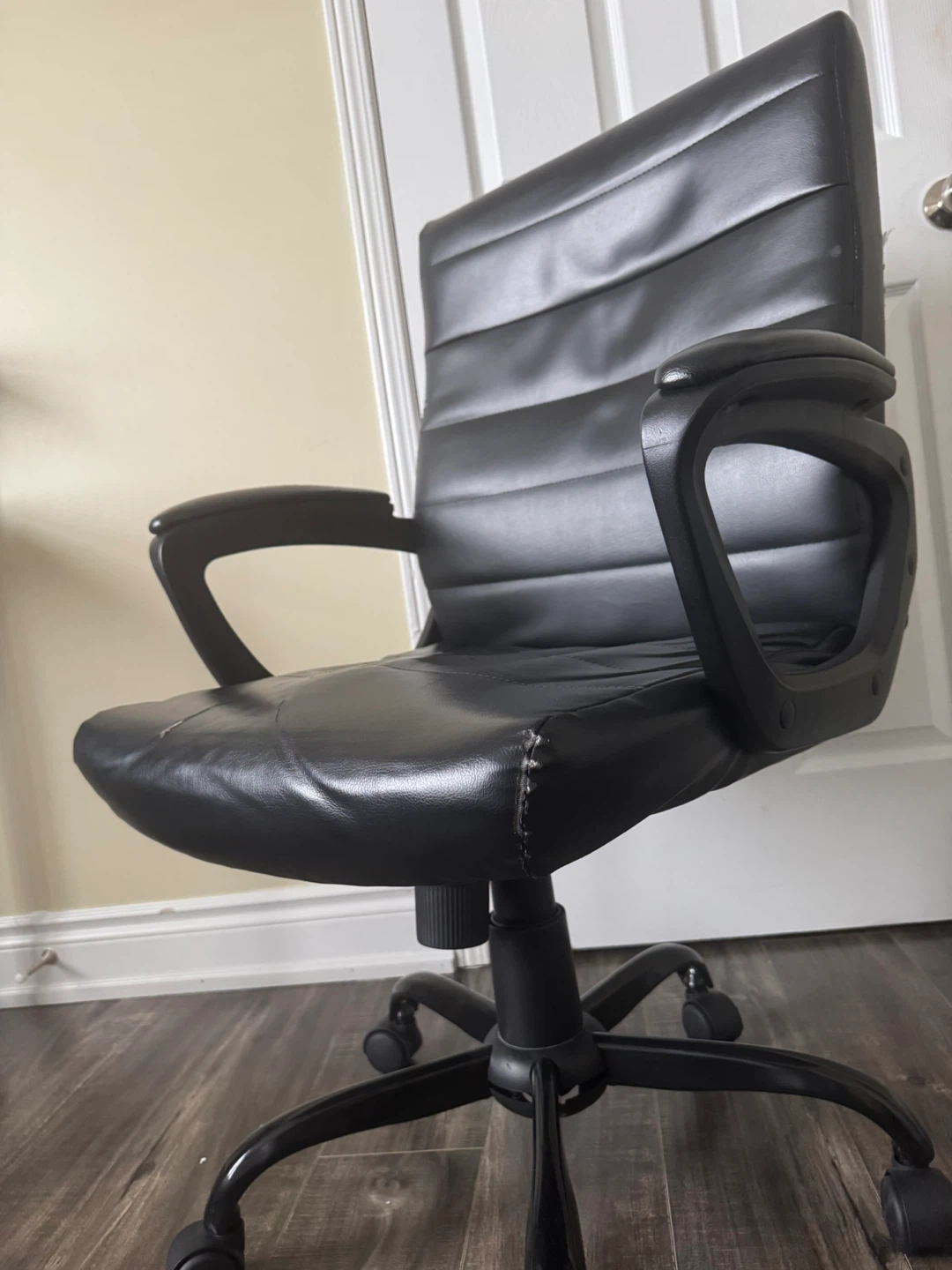 Black Office Chair - photo 5
