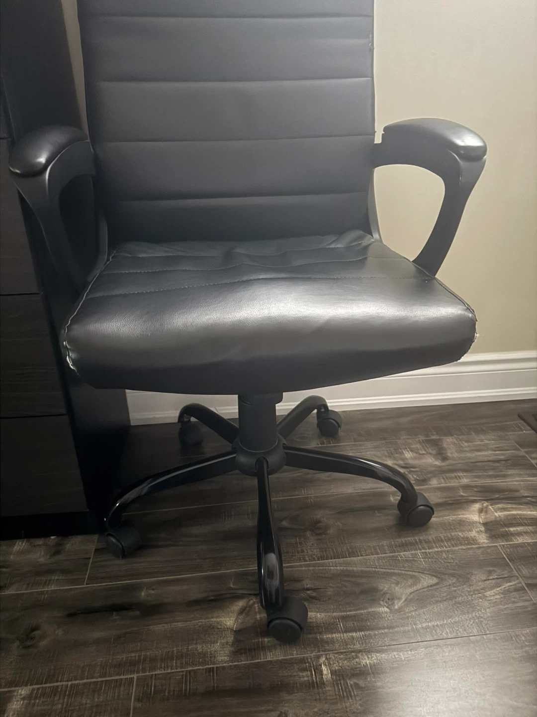 Black Office Chair - photo 3