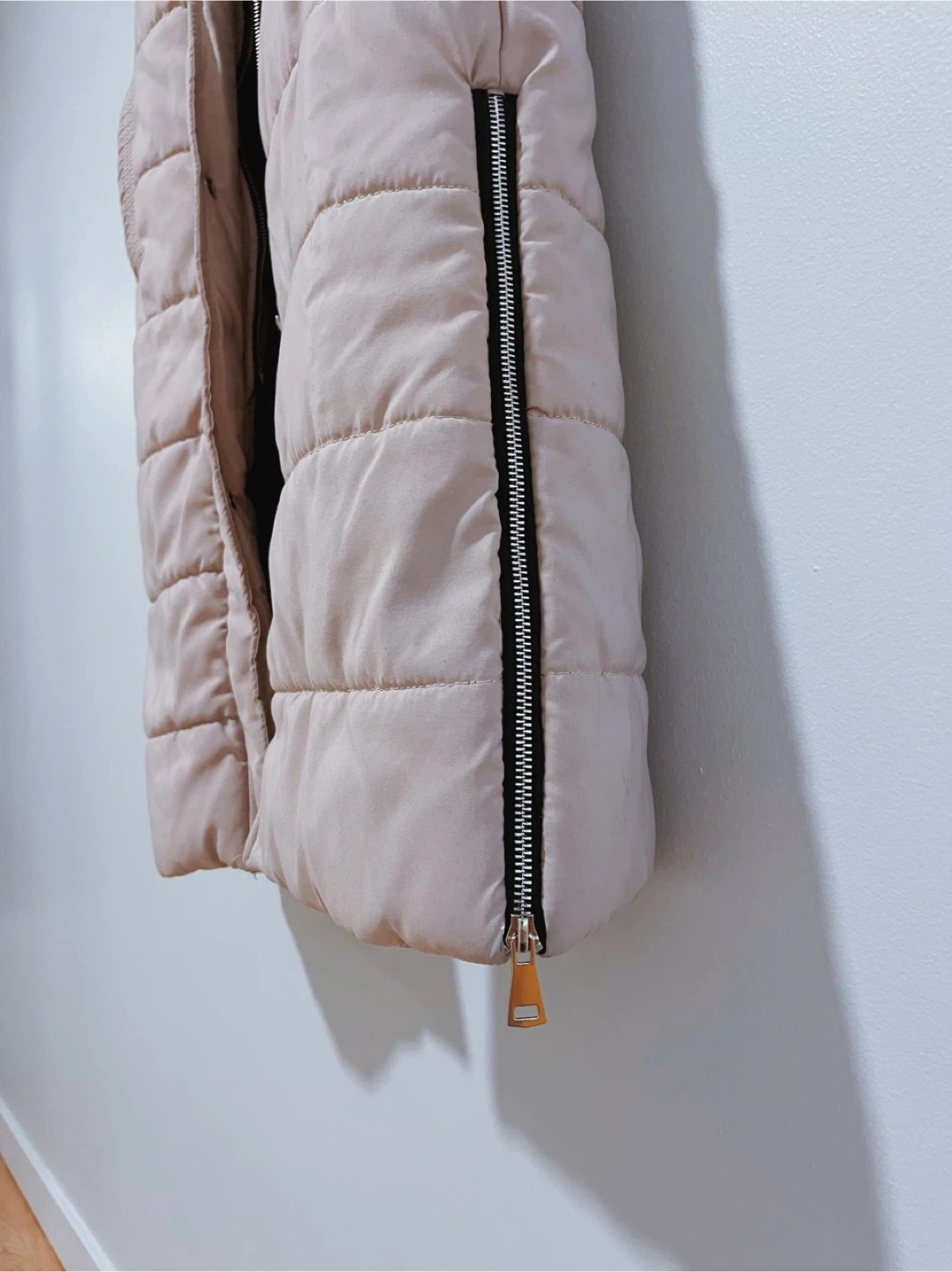 PrettyLittleThing Padded Vest - Size S - photo 2