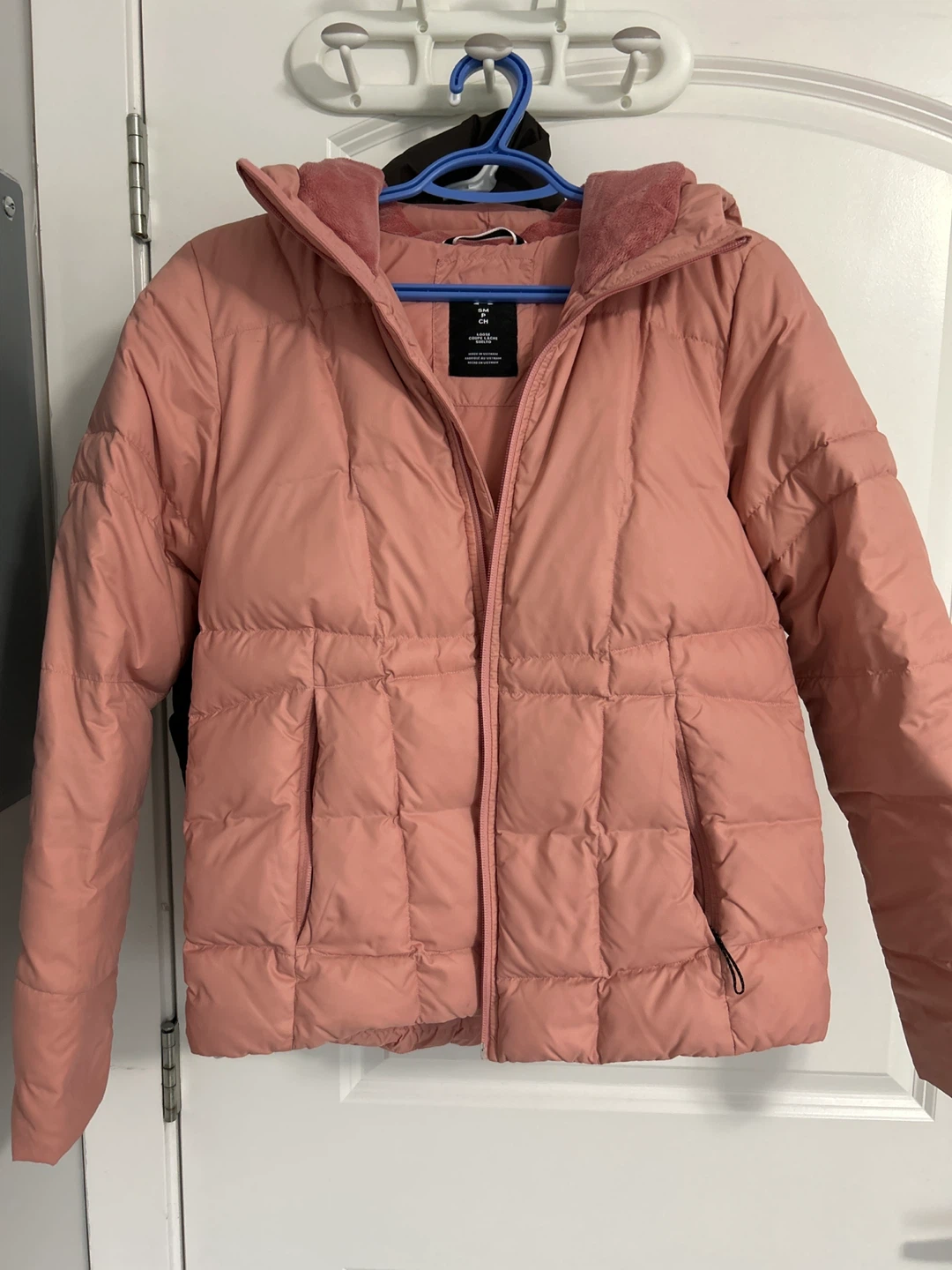 Under Armour Puffer Jacket - Size Small