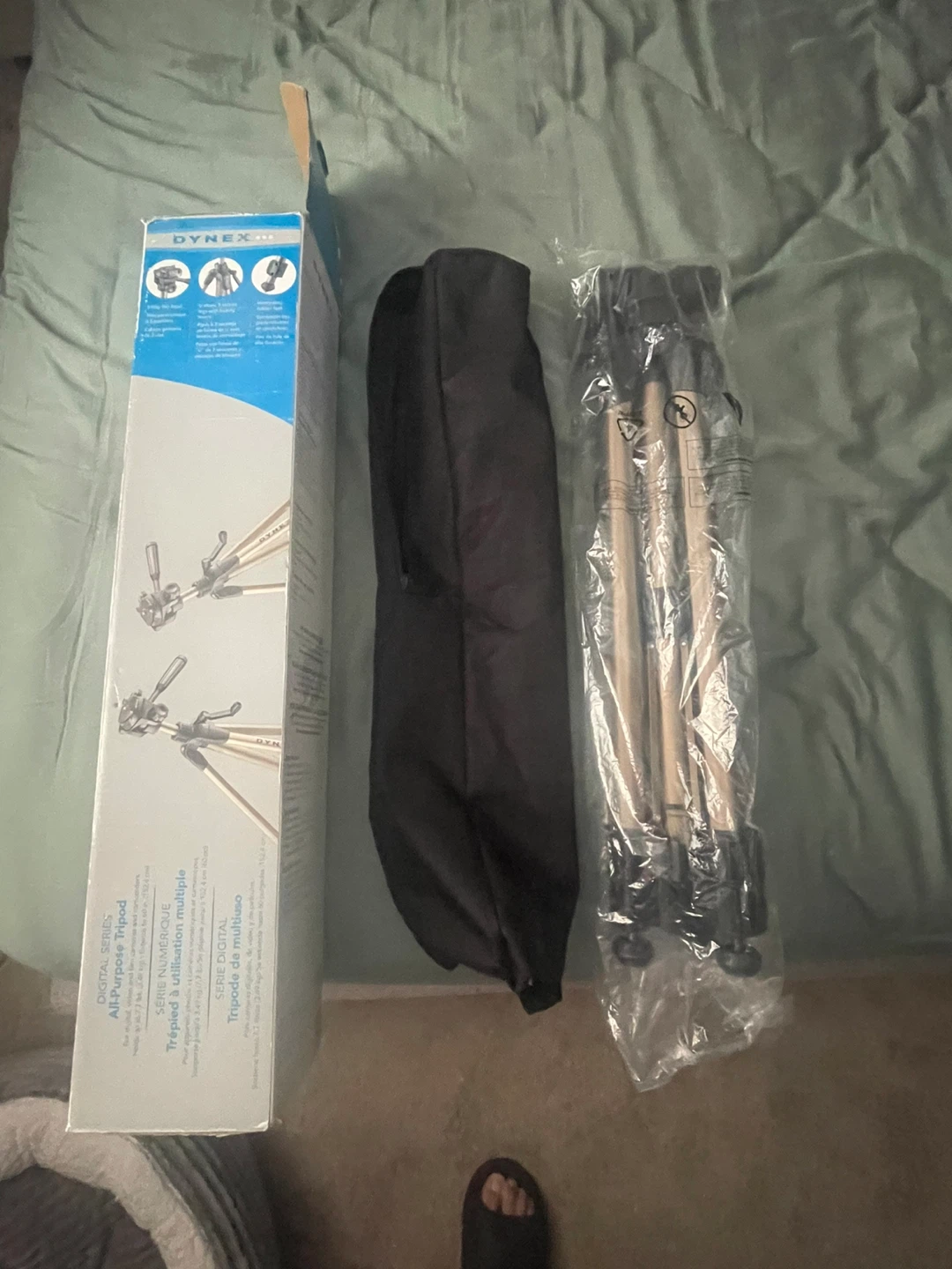 Dynex Digital Series All-Purpose Tripod - photo 2