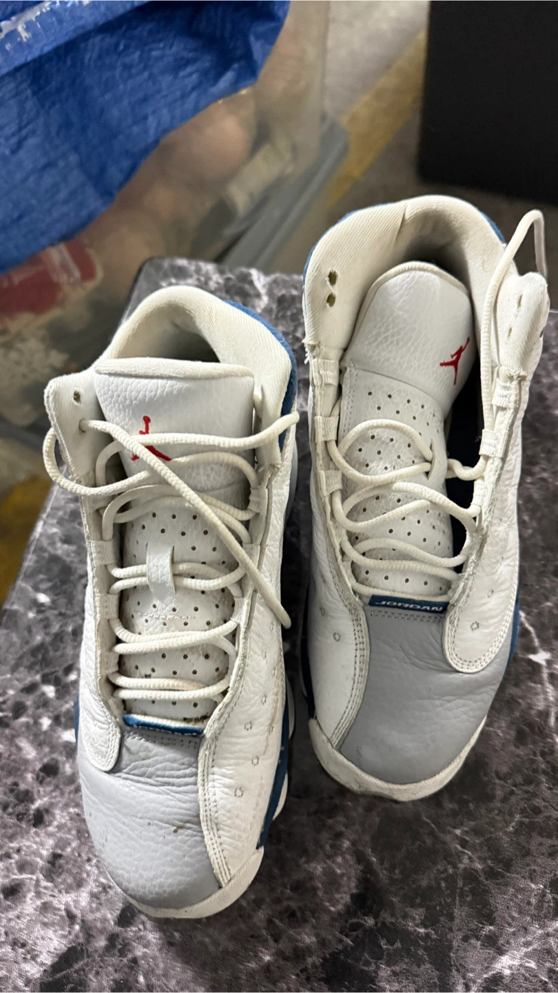 Jordan 13 Retro White/Blue Size 5.5Y - photo 2