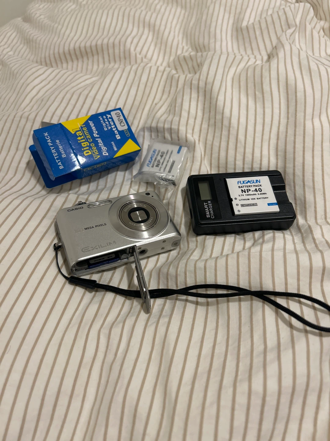 Casio Exilim 10.1 Mega Pixels Digital Camera - photo 2