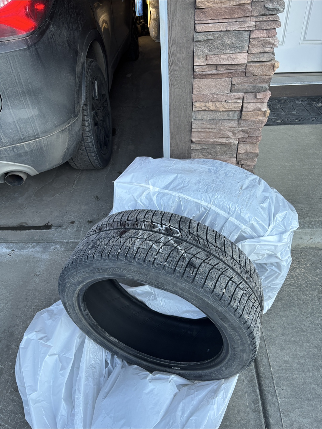 Winter Tire - Michelin X-Ice Snow 245/45R19 Tire