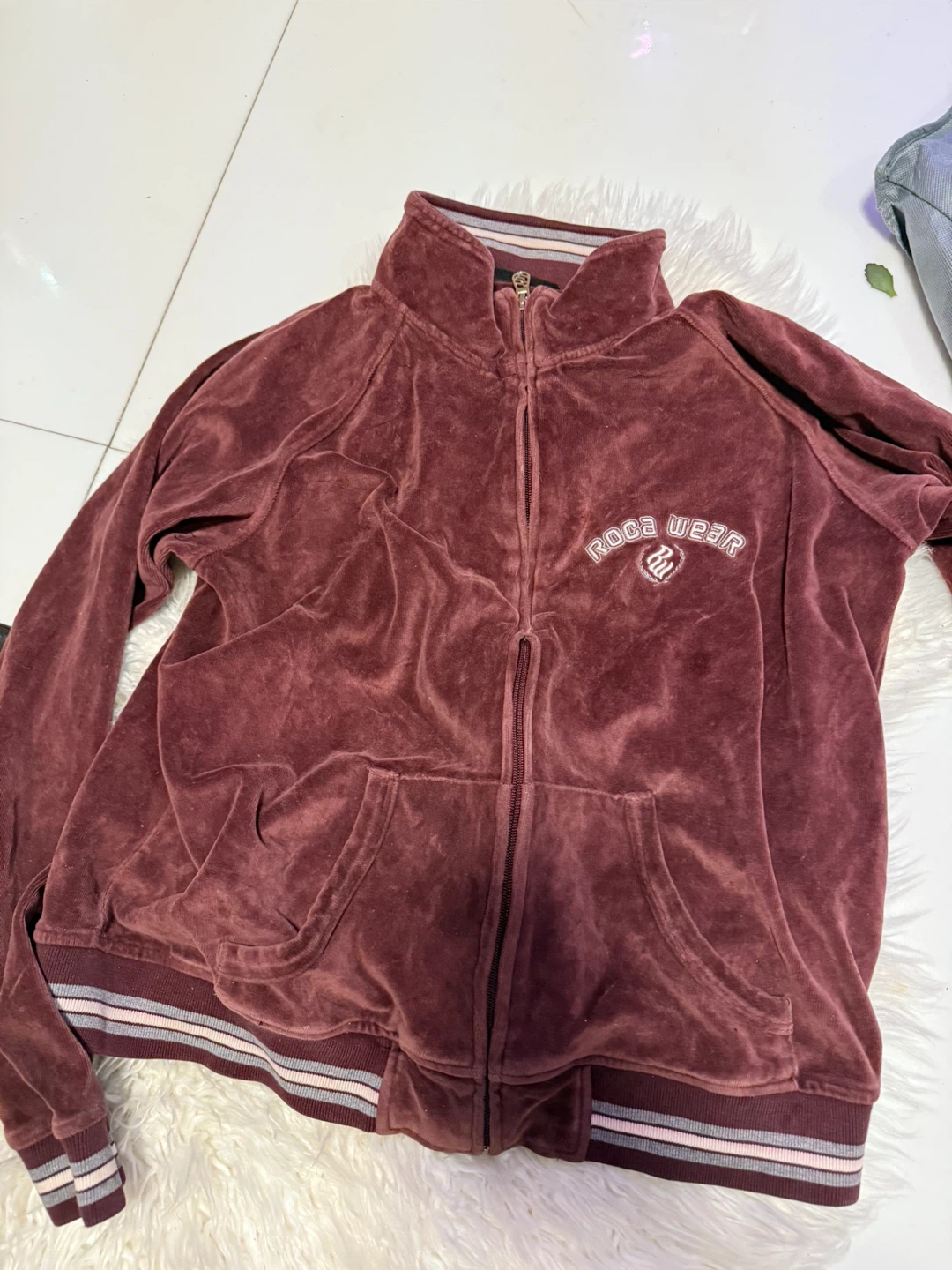 30 pieces Assorted Women's Clothing Bundle - photo 4