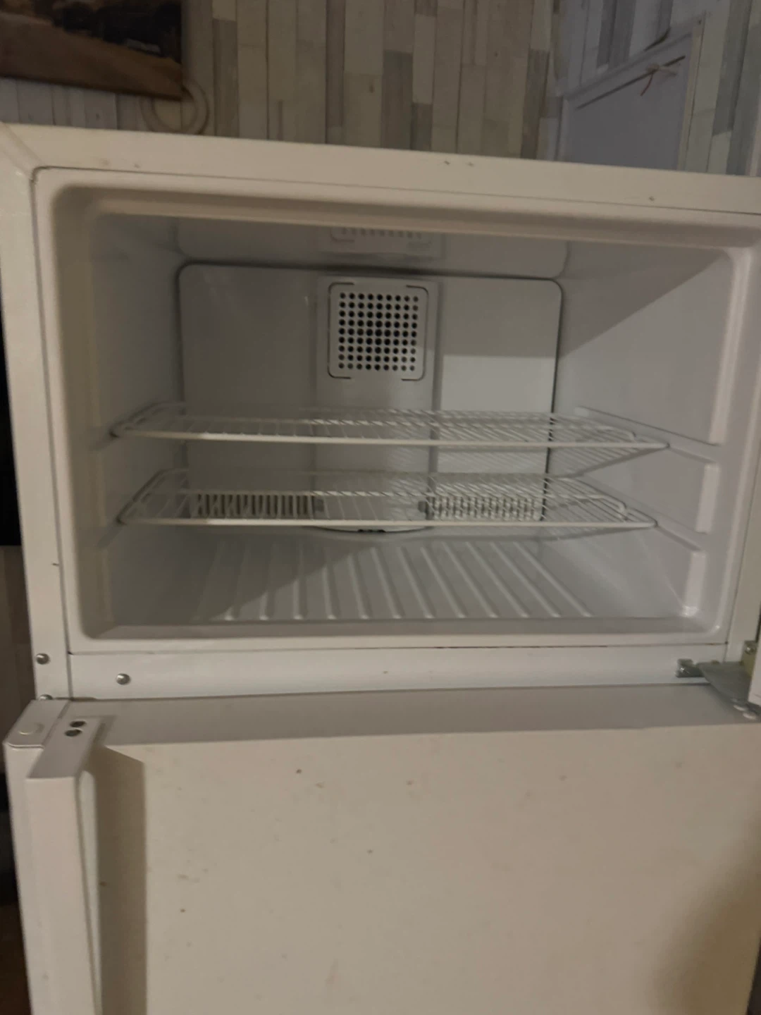Top Freezer Refrigerator - photo 3