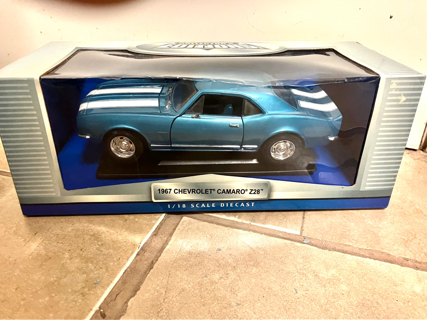 Maisto Special Edition 1967 Chevrolet Camaro - photo 2