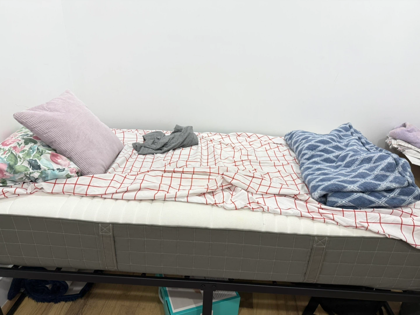 IKEA Mattress 38 1/4" x 74 3/8" - photo 3
