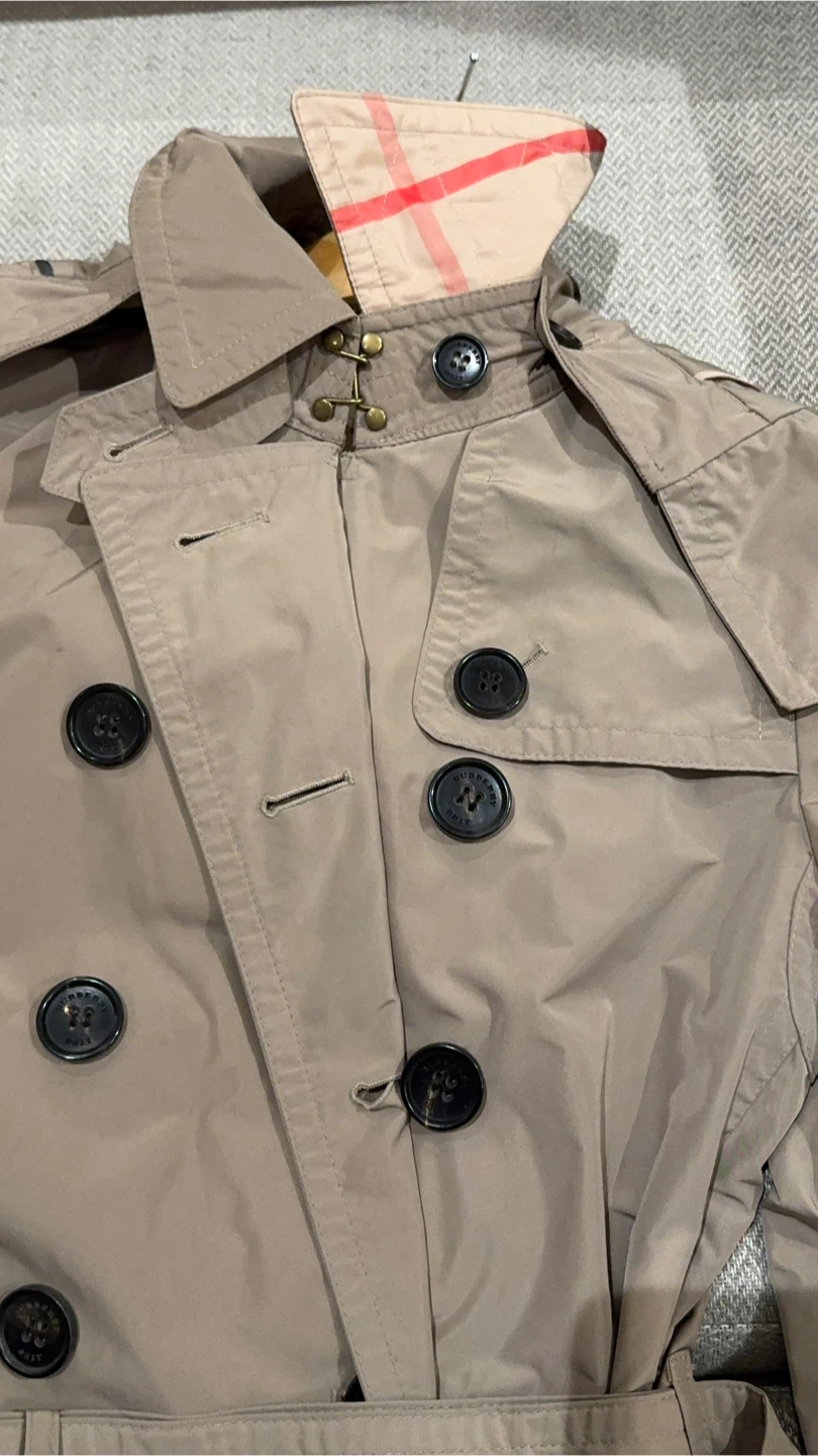 Burberry Trench Coat - Classic Style - photo 5