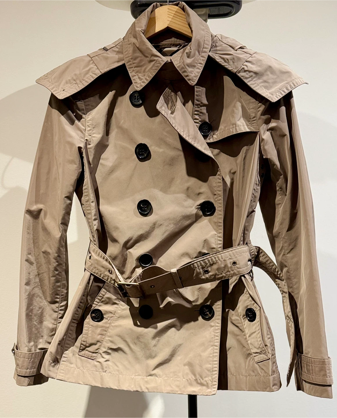 Burberry Trench Coat - Classic Style
