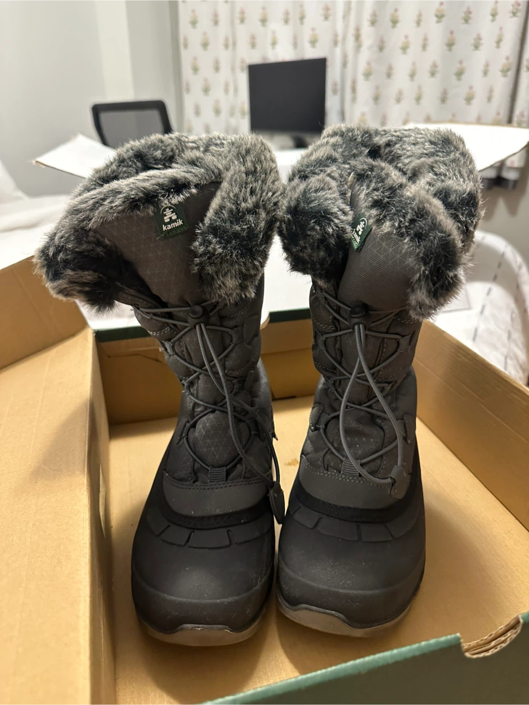 Brand new condition Women Winter Boots - Size 7 - photo 2