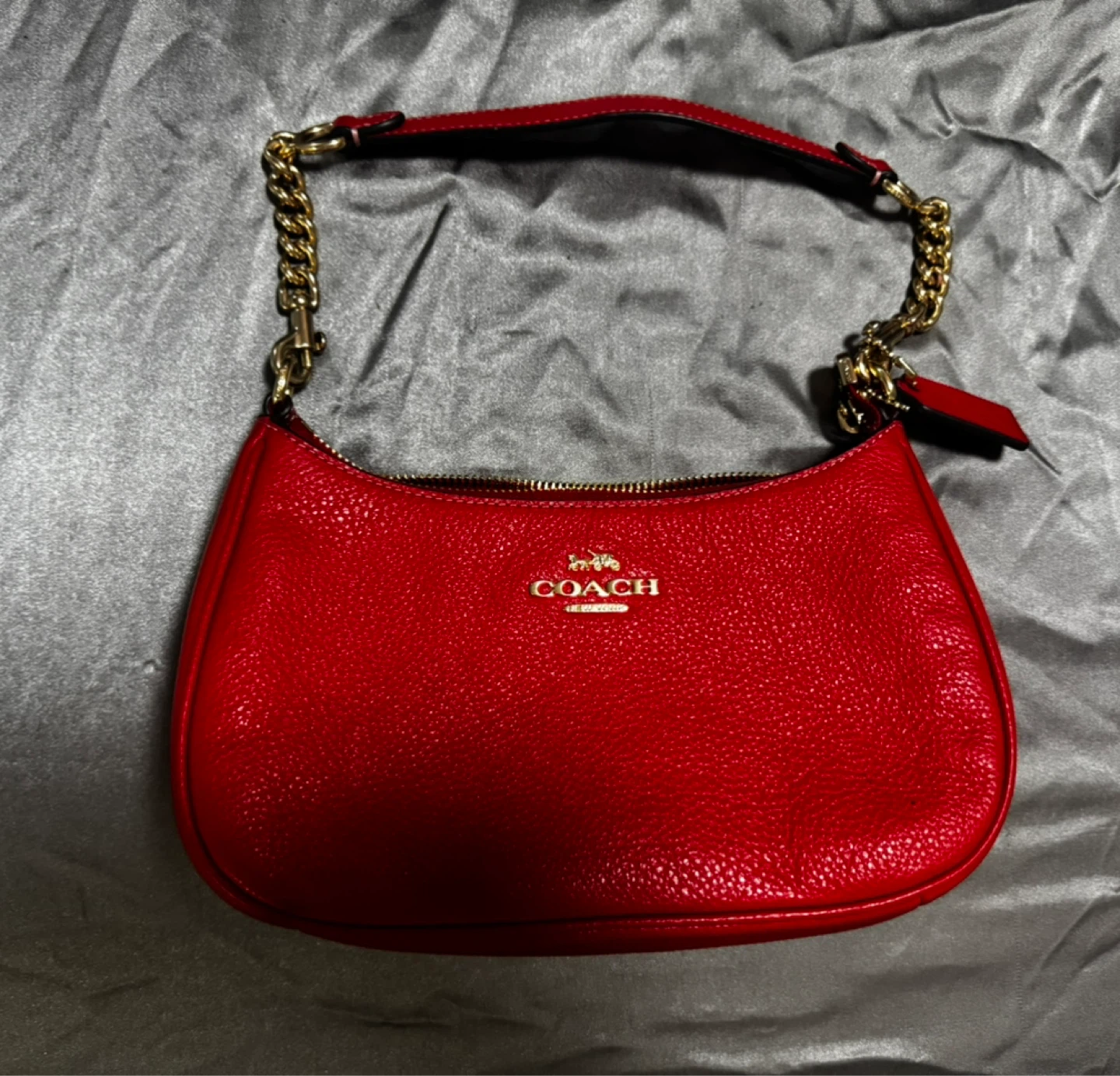 COACH - Teri Shoulder Bag in Red Pebble Leather