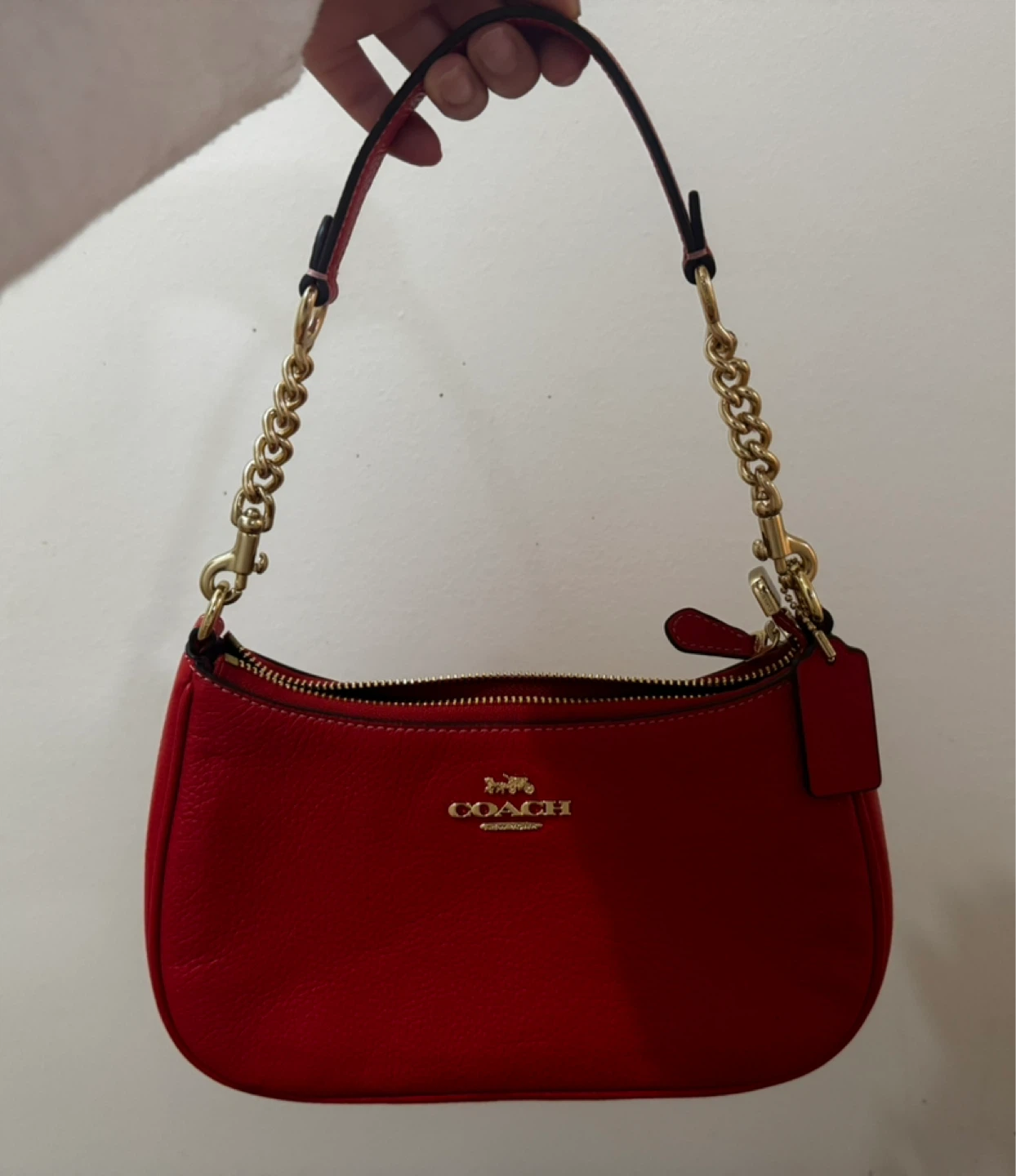 COACH - Teri Shoulder Bag in Red Pebble Leather - photo 2
