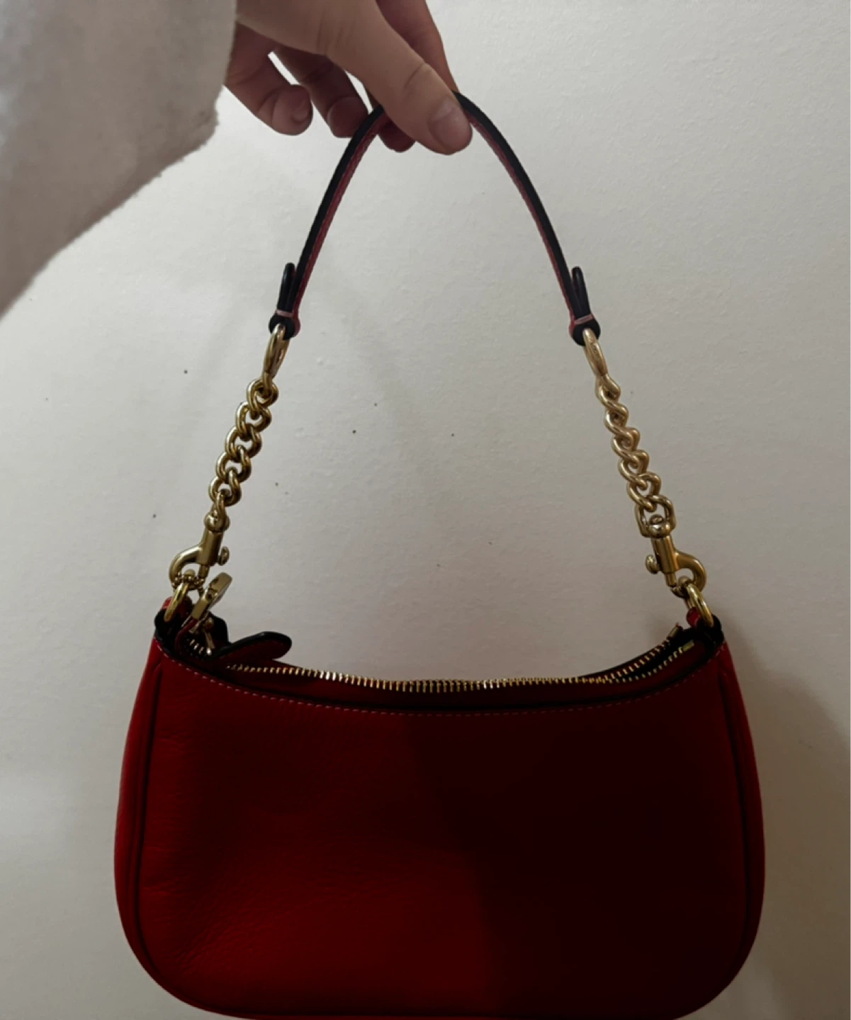 COACH - Teri Shoulder Bag in Red Pebble Leather - photo 3