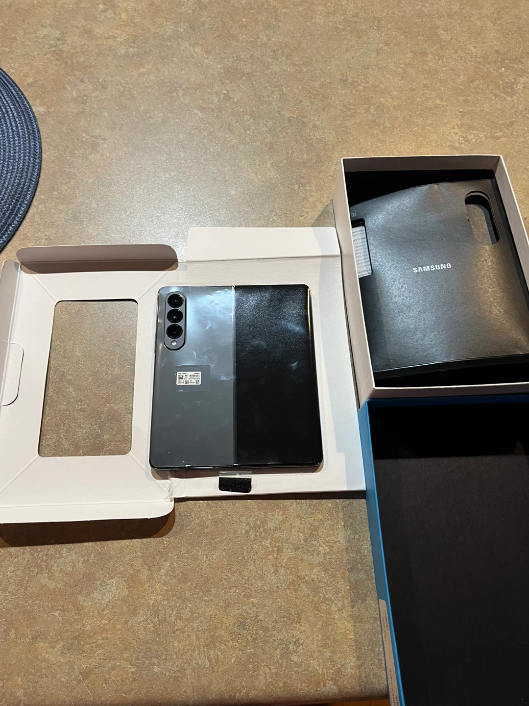 Samsung Galaxy Z Fold3 5G - Phantom Black - photo 3